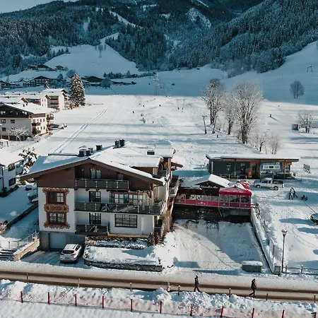 By Hofer - Ski-in Ski-out