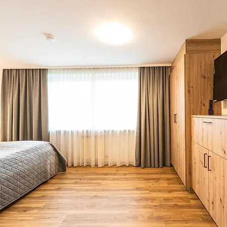 By Hofer Apartahotel Kaprun