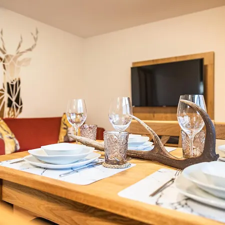 Апарт-готель By Hofer - Ski-in Ski-out Капрун